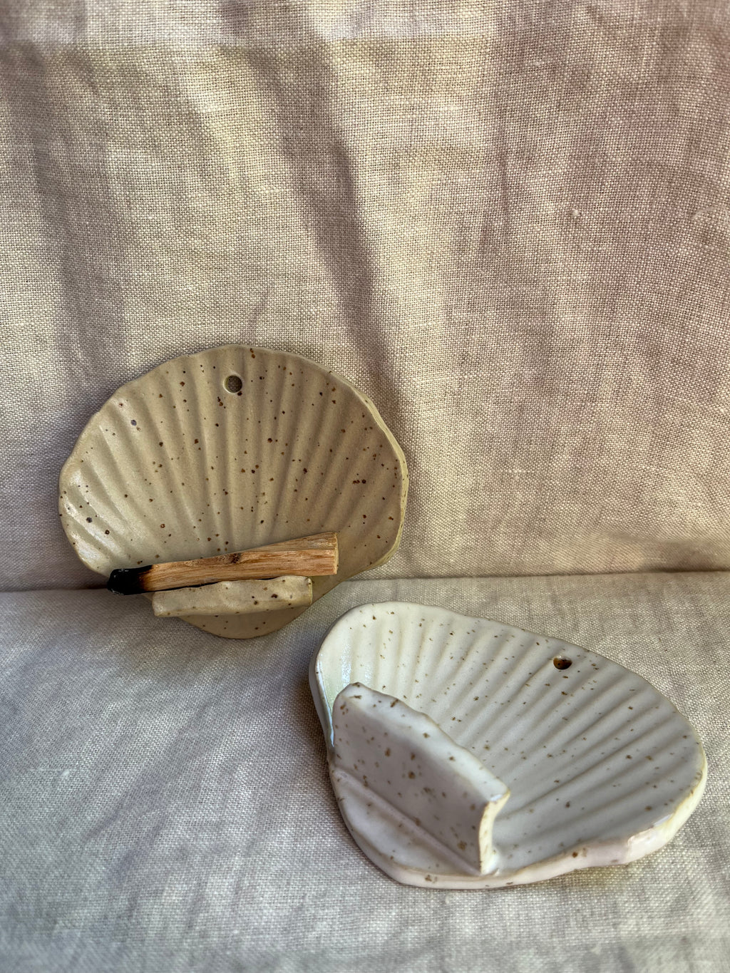 Hangend schelp altaar