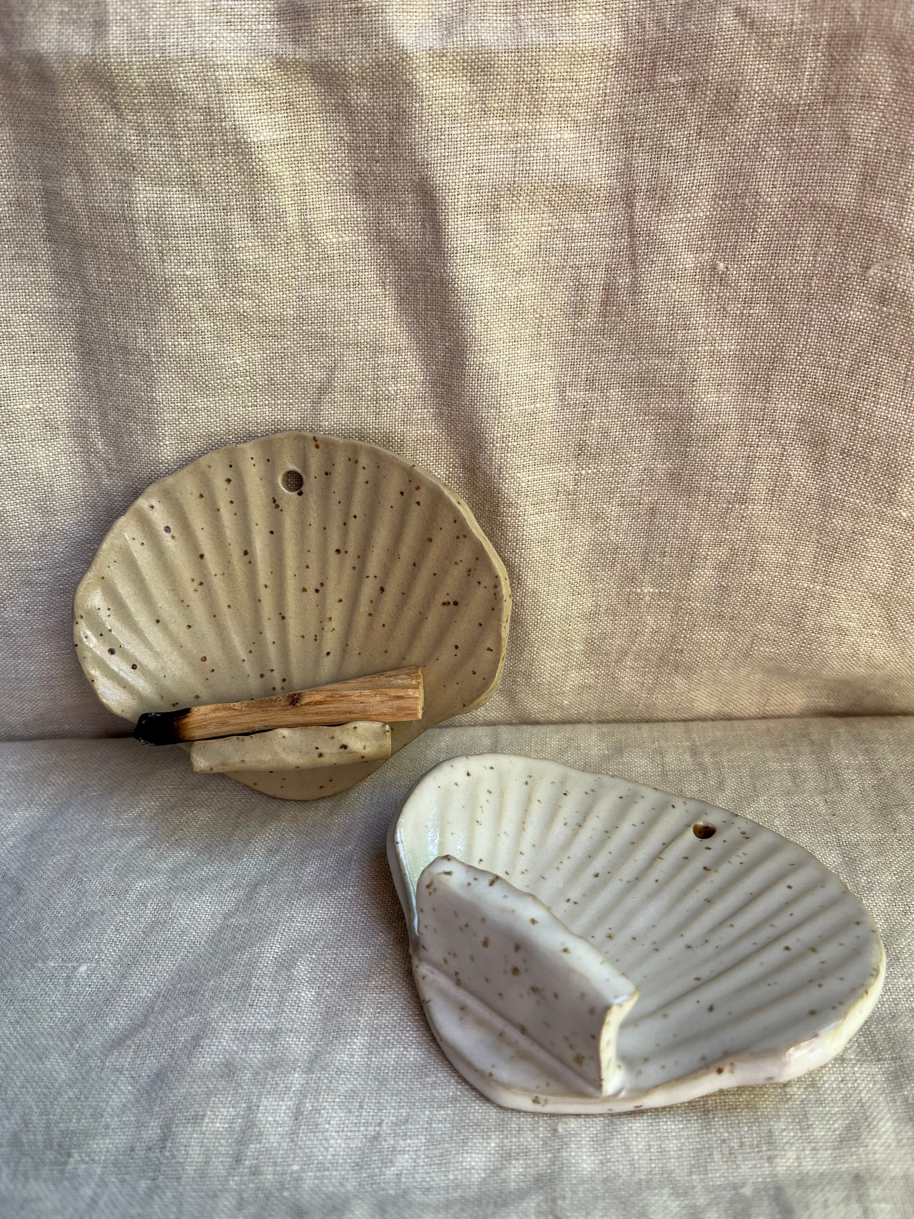 Hangend schelp altaar