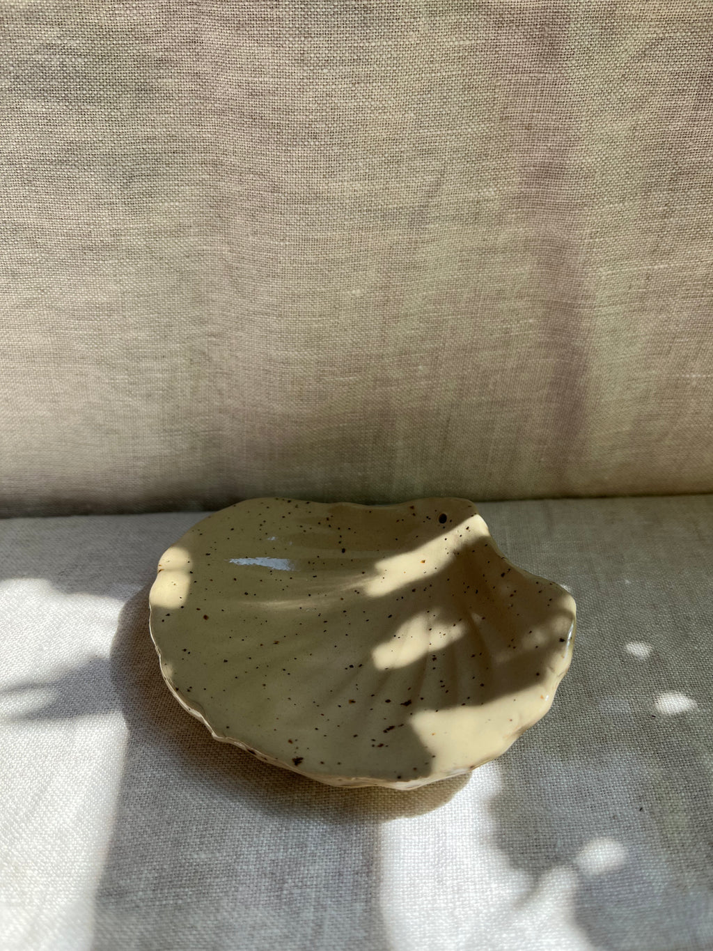 Schelp altaar - Beige spikkel