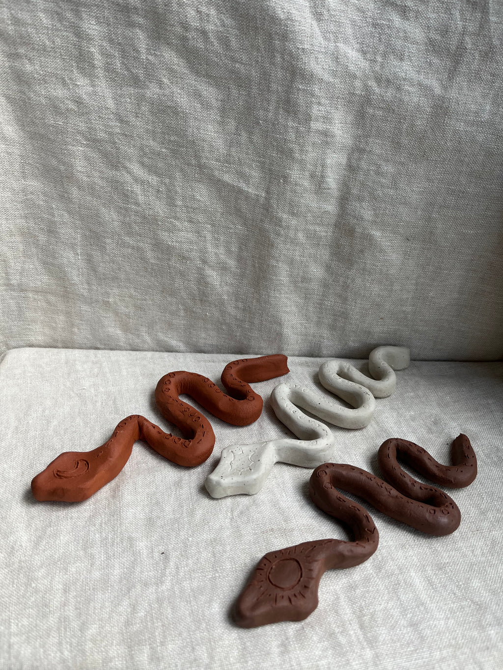 Orakelkaart houder slang - terracotta