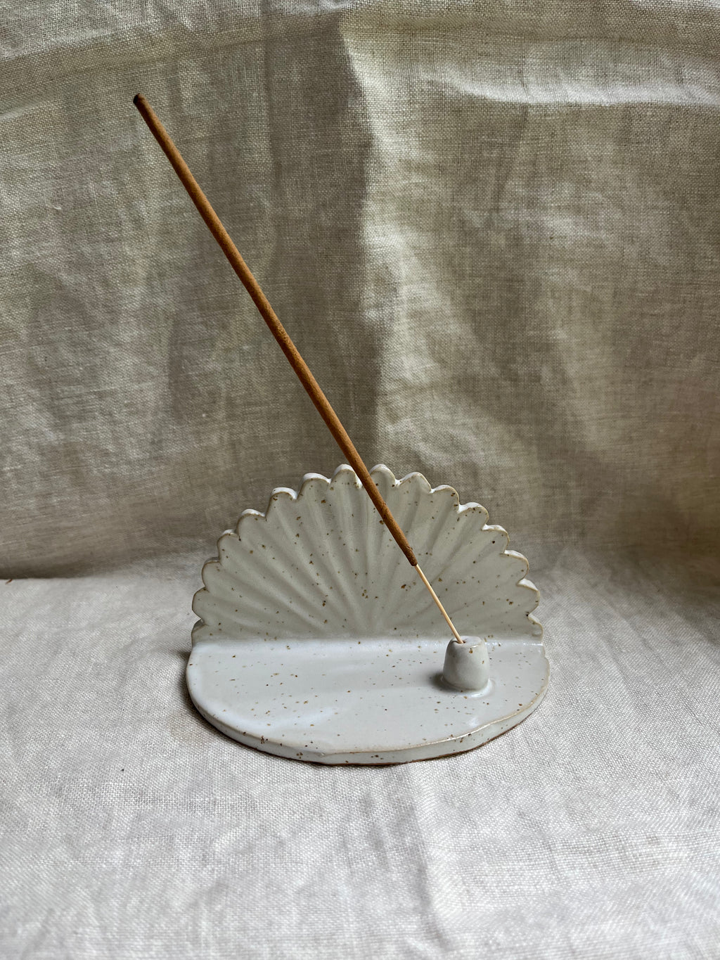 Wierook altaar wit spikkel